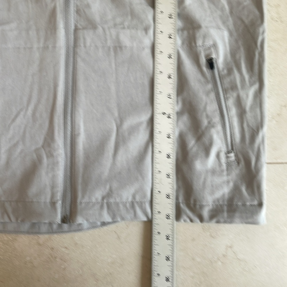 Vuori Outdoor Trainer Shell Womens Athletic Jacket - Platinum Linen Gray (S) - Picture 8 of 9
